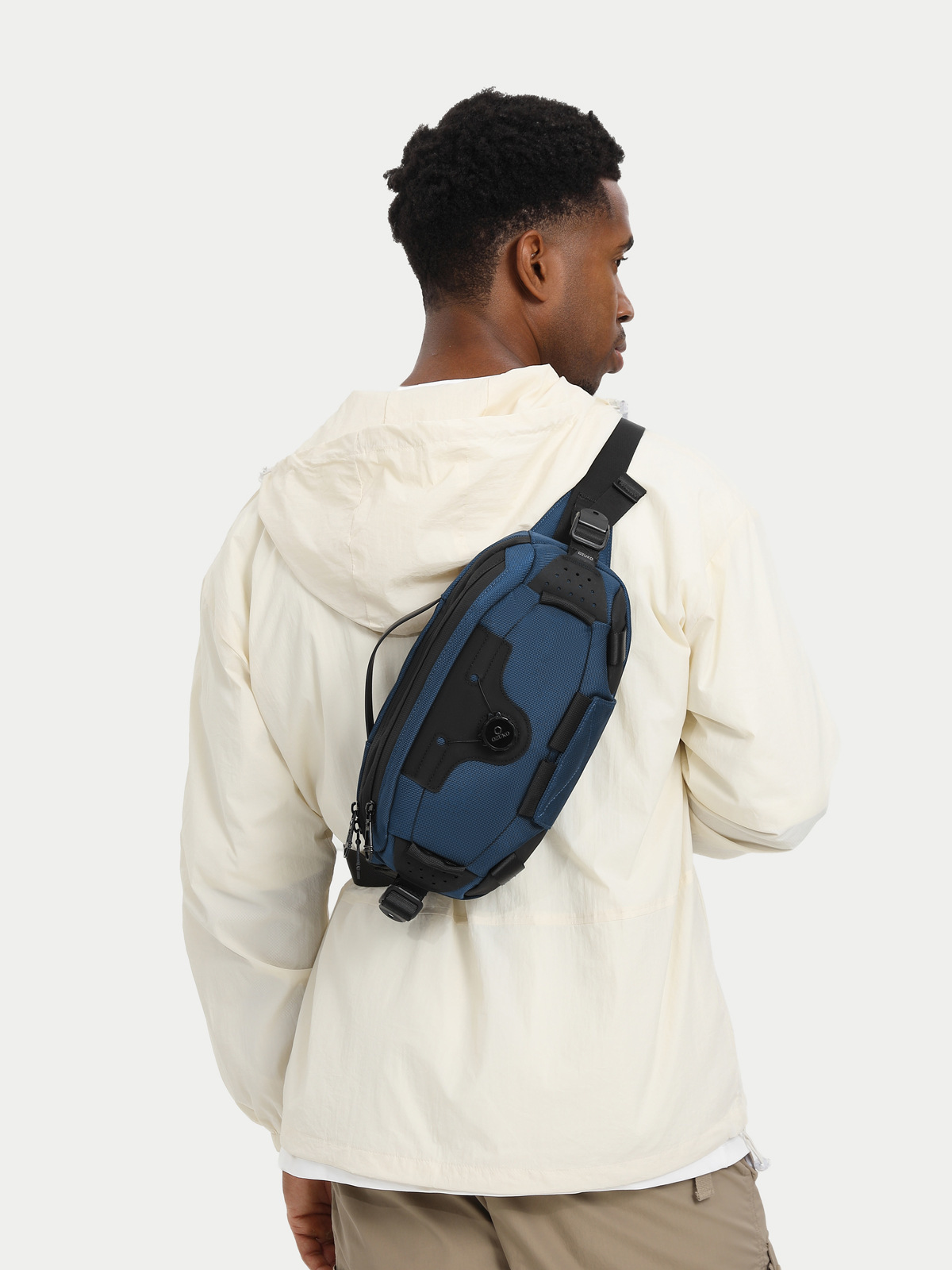 OZUKO Multi-function Chest Bag - Tech Accessories Bag 评论和价格